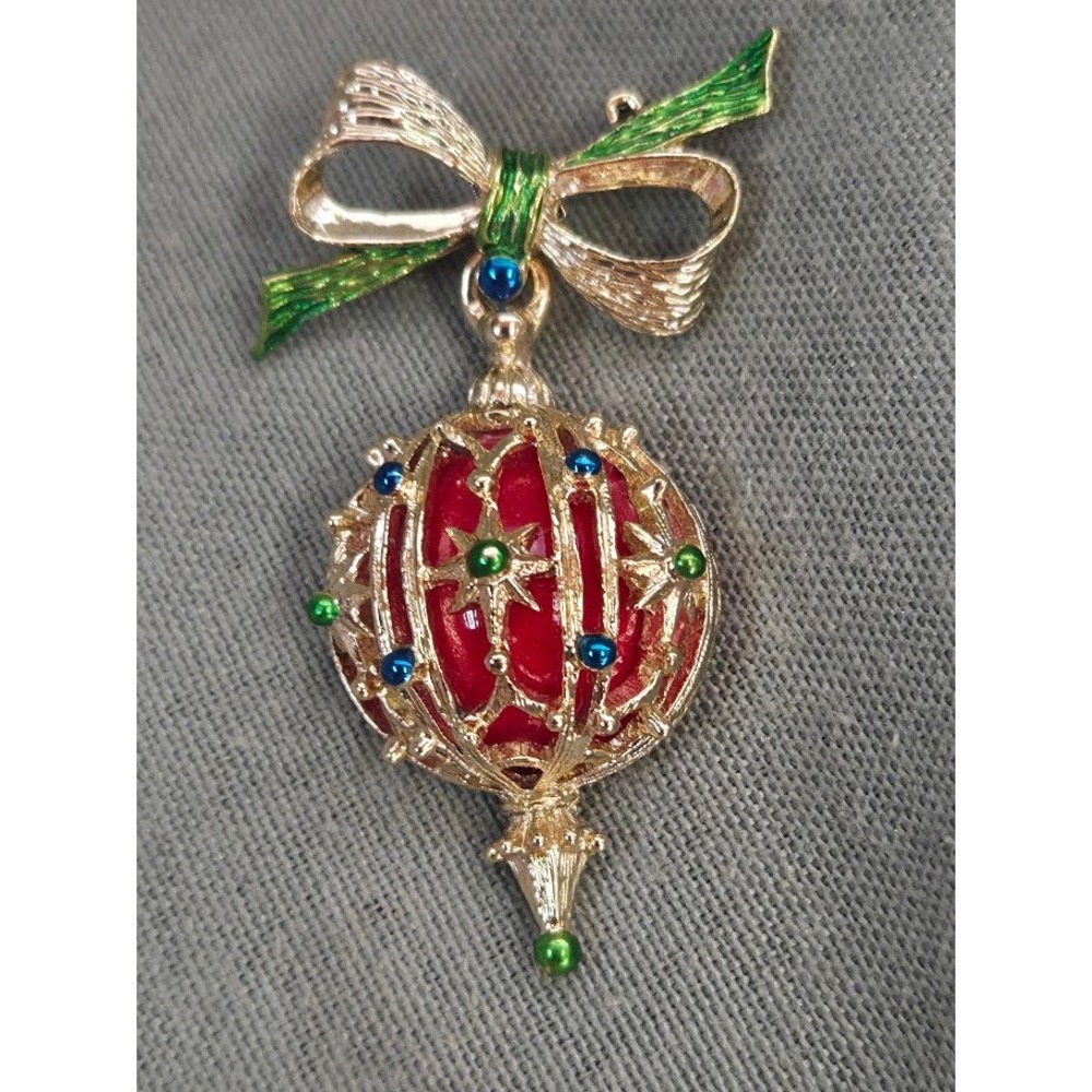 Gerrys Vintage Christmas Ornament Brooch Gold Tone Red Enamel Green Bow Pin